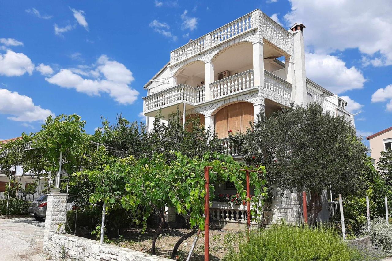 Apartments And Rooms With Parking Space Kastel Stafilic, Kastela - 18673 외부 사진