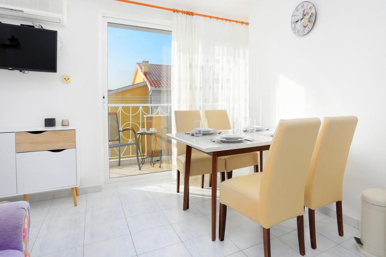 Apartments And Rooms With Parking Space Kastel Stafilic, Kastela - 18673 외부 사진