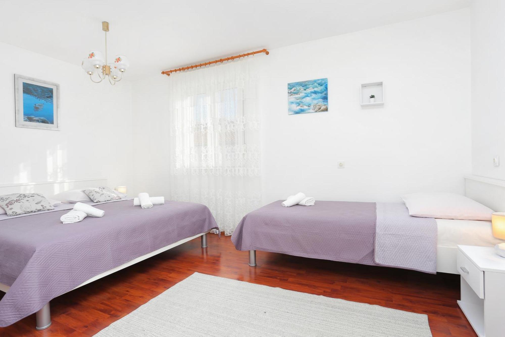 Apartments And Rooms With Parking Space Kastel Stafilic, Kastela - 18673 객실 사진